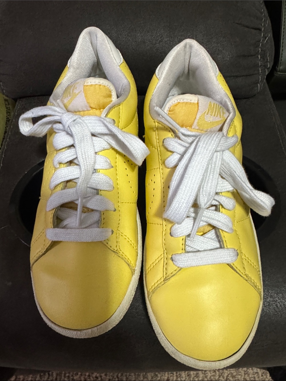 Nike Vintage Wimbledon Yellow Sneakers with White Laces - Picture 3 of 6
